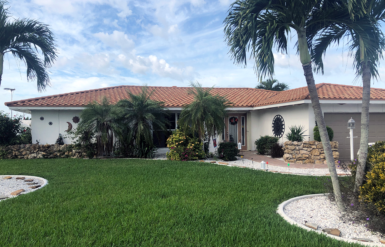 decra-metal-roofing-web-villa-tile-venetian-gold-36sq-1